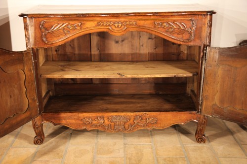 18th C Louis XV wedding sideboard. In walnut wood. Arlesian work. - 