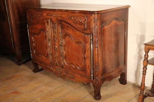 18th C Louis XV wedding sideboard. In walnut wood. Arlesian work. - Louis XV