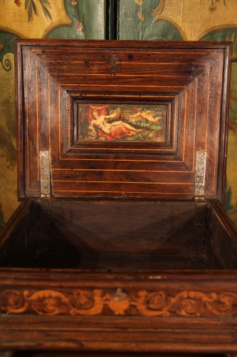 Objects of Vertu  - Renaissance wedding box called « Cassone »