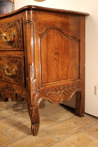 18th C  Arlesian wedding commode (chest of drawers). In blond walnut wood. - 