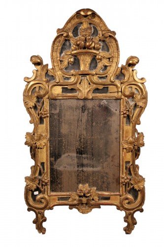 18th C provencal beaded mirror said « from Beaucaire », in gilded wood.