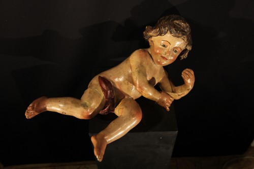 Angelot en bois sculpté avec sa polychromie d’origine. Epoque XVIIe - Chatelan Antiquités