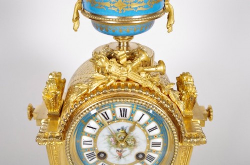 Horlogerie Pendule - Pendule d'époque Napoléon III en bronze doré et porcelaine