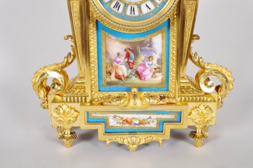XIXe siècle - Pendule d'époque Napoléon III en bronze doré et porcelaine