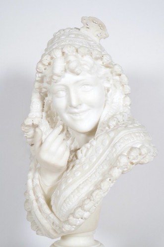 Sculpture Sculpture en Marbre - Femme à la mantille, Buste en albâtre vers 1900