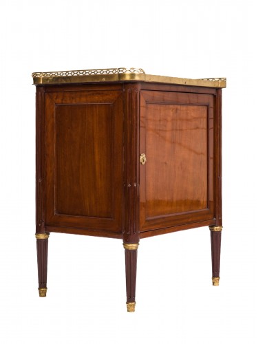 Small mahogany middle cabinet Louis XVI period