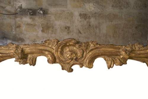 XVIIIe siècle - Miroir Louis XV en bois doré