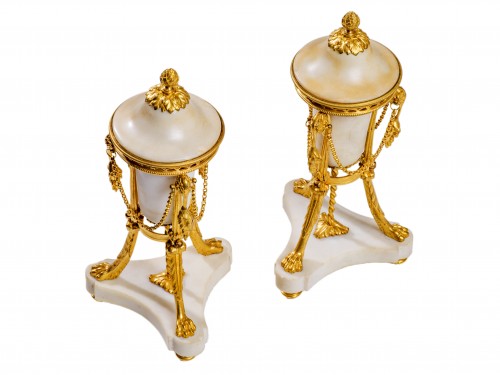 Horology  - Louis XVI period mantel clock set