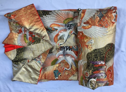 Kimono (uchikake) en soie brodée et métal - Japon ère Showa - Arts d