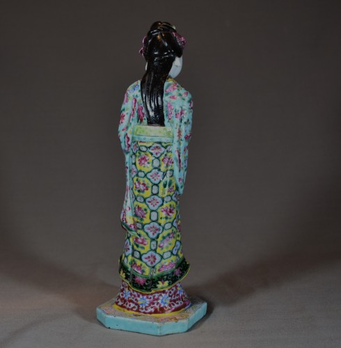 Chinese porcelain statuette. Qing period early 19th century - 