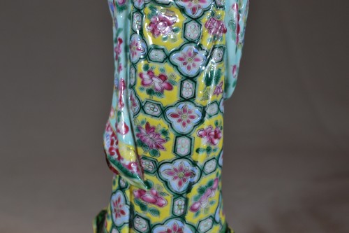  - Chinese porcelain statuette. Qing period early 19th century