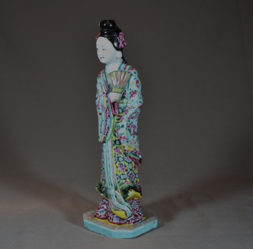 Antiquités - Chinese porcelain statuette. Qing period early 19th century