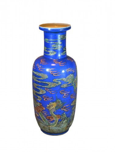 Vase decorated with dragons and carps on a blue background, Qing Dynasty