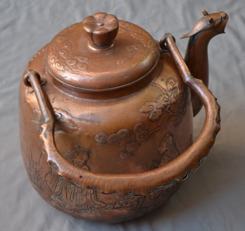 19th century - Temple teapot. Embossed copper, Japan Edo périod