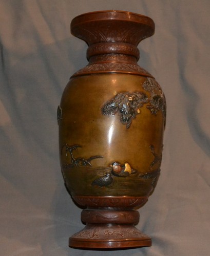 Asian Works of Art  - Bronze vase inlaid with precious metals. Japan 19th century