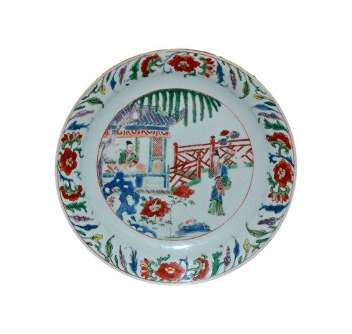 Plat en porcelaine de chine.Décoré d'émaux de la "famille verte".Kangxi vers 1700