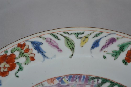 XVIIIe siècle - Plat en porcelaine de chine.Décoré d'émaux de la "famille verte".Kangxi vers 1700