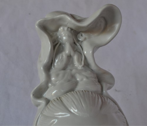 Guanyin en porcelaine biscuit de chine monochrome blanc Dynastie de Qing - 