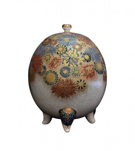 Satsuma earthenware incense burner, Japan Kyoto around 1900