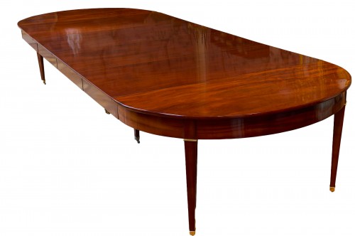 Mahogany Directoire table with four leaves