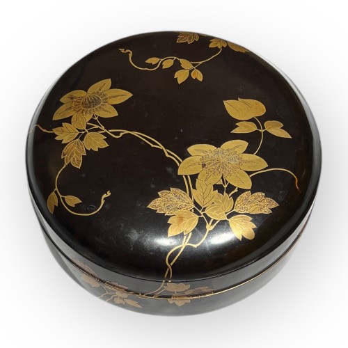 Japanese bronze mirror and lacquer box, Japan Edo period 18th century  - 