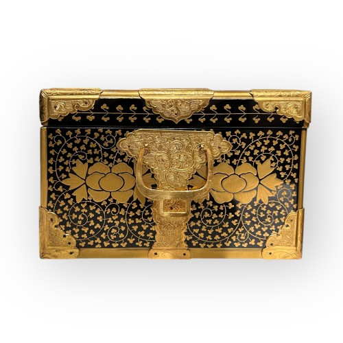 Pair of Small Japanese Black and Gold Lacquer Chests, Japan 19th Century - 