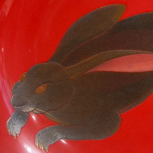 Plat en laque, Le Lapin - Japon, Kakutaro Yamazaki (1899-1984) - Cristina Ortega & Michel Dermigny