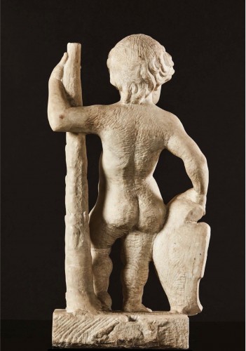 Hercule enfant tenant un blason - Italie du Nord XVIIe siècle - Sculpture Style Louis XIII