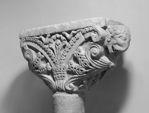 Marble capital carved with acanthus leaves - Apulia 13th century - Middle age