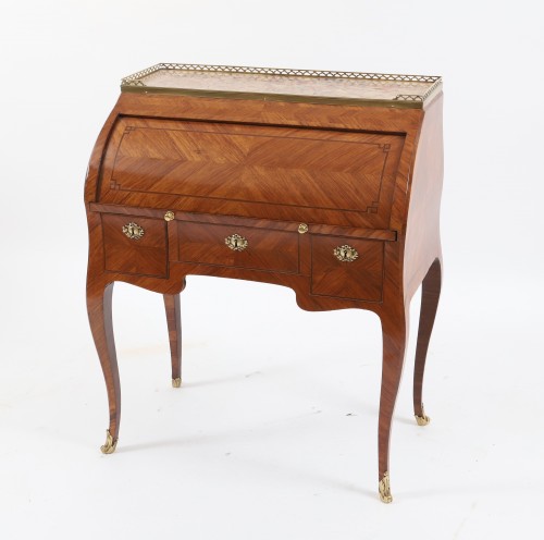 Mobilier Bureau et Secrétaire - Secrétaire de salon Louis XV