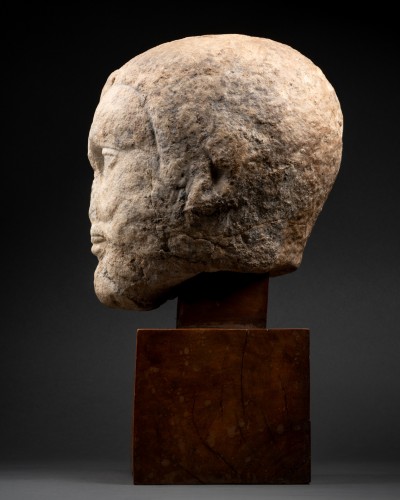 Avant JC au Xe siècle - Tête d'homme en marbre de l'époque romaine antique