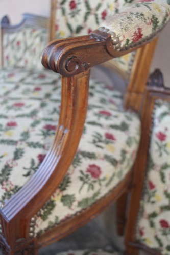 Louis XVI - Suite de quatre fauteuils cabriolets d'époque Louis XVI