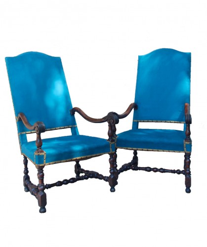 Importante paire de fauteuils en noyer, époque Louis XIV