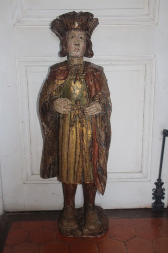 Sculpture en bois polychrome représentant un notable, France vers 1600 - Sculpture Style Louis XIII