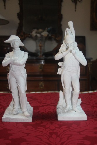 Soldats en biscuit de la Manufacture de Sèvres XIXe siècle - Céramiques, Porcelaines Style Louis-Philippe