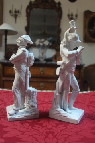 Soldats en biscuit de la Manufacture de Sèvres XIXe siècle - Louis-Philippe