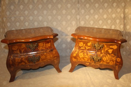 Objets de Curiosité  - Paire de commodes de maîtise hollandaises en marqueterie, XIXe siècle