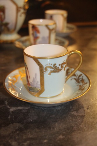 Service à café en porcelaine de Paris signé Camille Le Tallec (1906-1991) - Didascalies