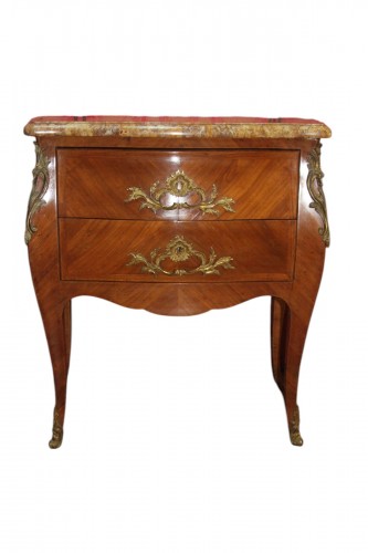 Commode d'entre-deux en bois de rose d'époque Louis XV