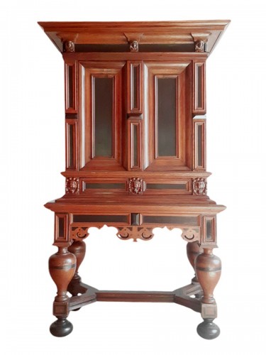 A two-door cabinet - Holland - XVIIth Century