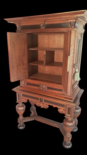 XVIIe siècle - Petit cabinet Hollandais du XVIIe siècle