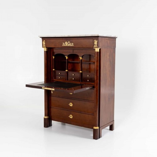 Mobilier Bureau et Secrétaire - Secrétaire en placage de racine de thuya, probablement français, vers 1830