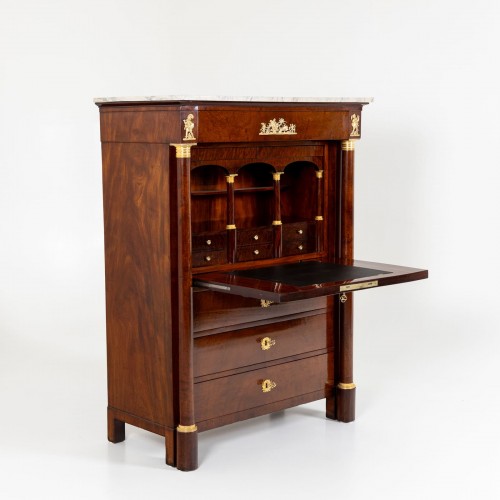 19th century - Secretaire in Thuja Root Veneer, probably France, circa 1830