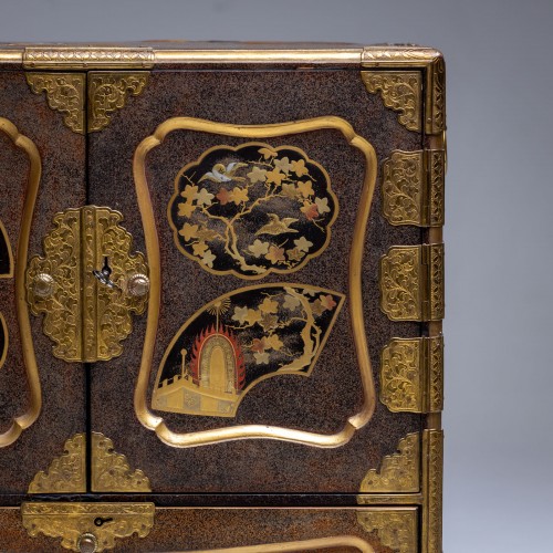 Japanese lacquer cabinet, Meiji period, circa 1900 - Asian Works of Art Style 
