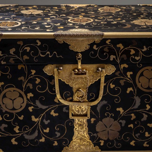 Japanese Lacquer Chest, Edo Period - 