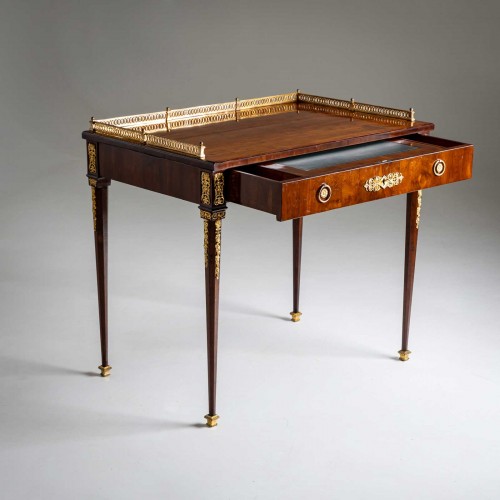 Neoclassical Desk, Austria late 18th Century - 