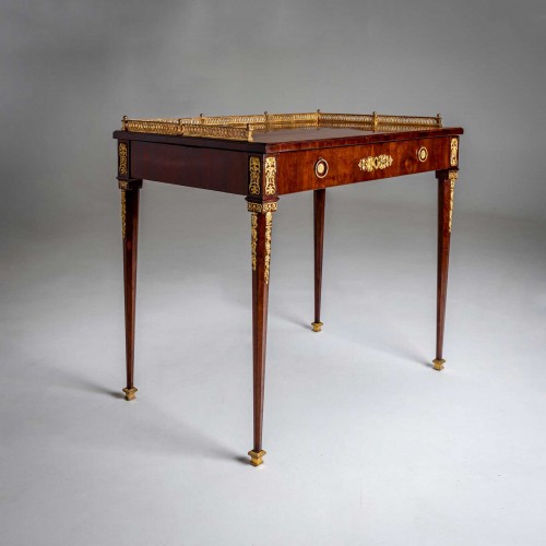 Neoclassical Desk, Austria late 18th Century - 