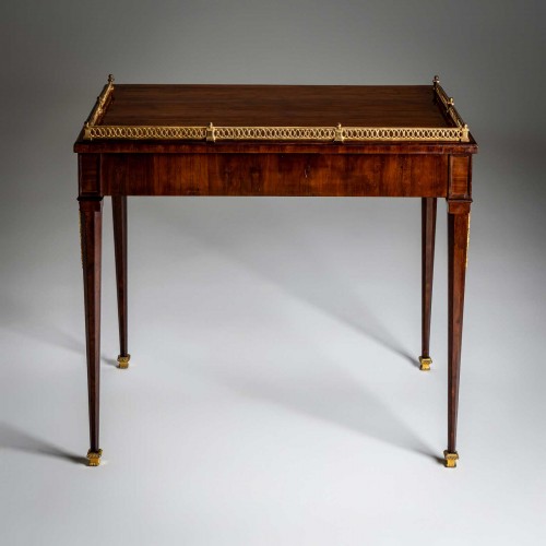 Antiquités - Neoclassical Desk, Austria late 18th Century