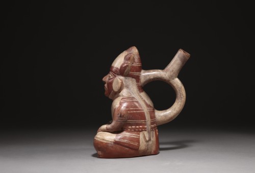 Archéologie  - Vase à anse-étrier; Pérou Mochica IV-V, 100-700 ap. J.-C.