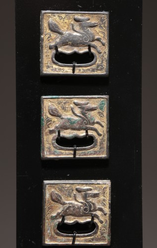 Plaques de ceinture en bronze, Chine Dynastie Liao - Emmanuel Soubielle Works of Art